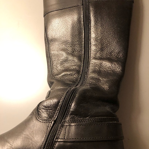 Aldo leather upper knee high boots with size zipper. Size 6. - Picture 4 of 6